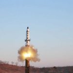 كوريا الشمالية تجري تجربة صاروخية جديدة (أرض – جو )
