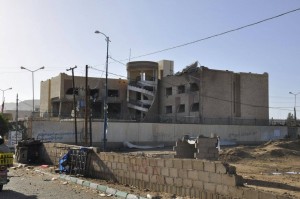 صعدة آثار القصف على المجمع المالي والمركز الثقافي25