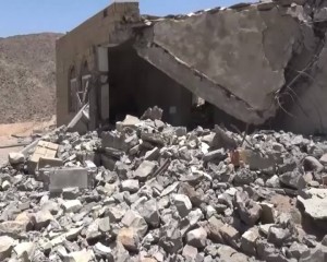 صعدة _قصف منازل المواطنين ومركز صحي بمنطقة الأشراف مديرية ساقين.5