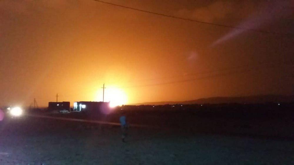 وردنا الآن.. إنفجار عنيف يستهدف أكبر منشأة في اليمن وحريق هائل يغير لون السماء (مشاهد أولية)