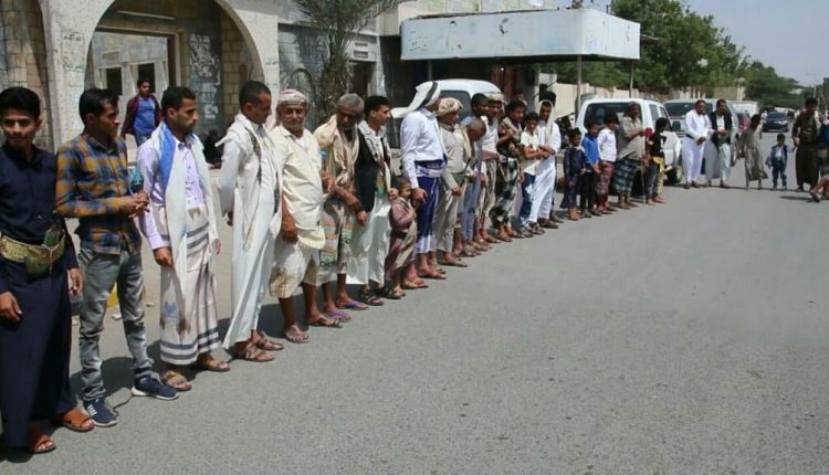 وقفات قبلية حاشده في عدد من مديريات محافظة الحديدة عقب صلاة الجمعة2