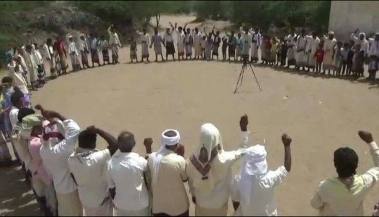 وقفات قبلية حاشده في عدد من مديريات محافظة الحديدة عقب صلاة الجمعة3