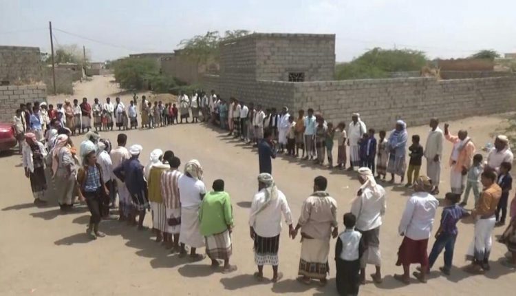 وقفات قبلية حاشده في عدد من مديريات محافظة الحديدة عقب صلاة الجمعة5