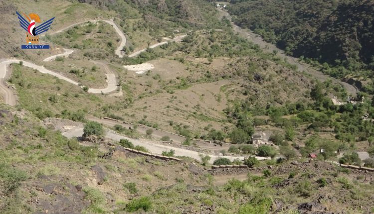 صور افتتاح مشروع رصف طريق نقيل المسجدين بمديرية العدين بإب بمبادرة مجتمعية ٦