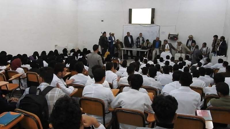 عضو السياسي الأعلى الحوثي يتفقد العملية التعليمية بجامعة إب